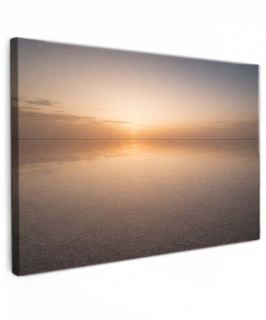 Canvas Schilderij Zonsondergang Zoutvlakte Reflectie met levendige kleuren en luxe uitstraling.