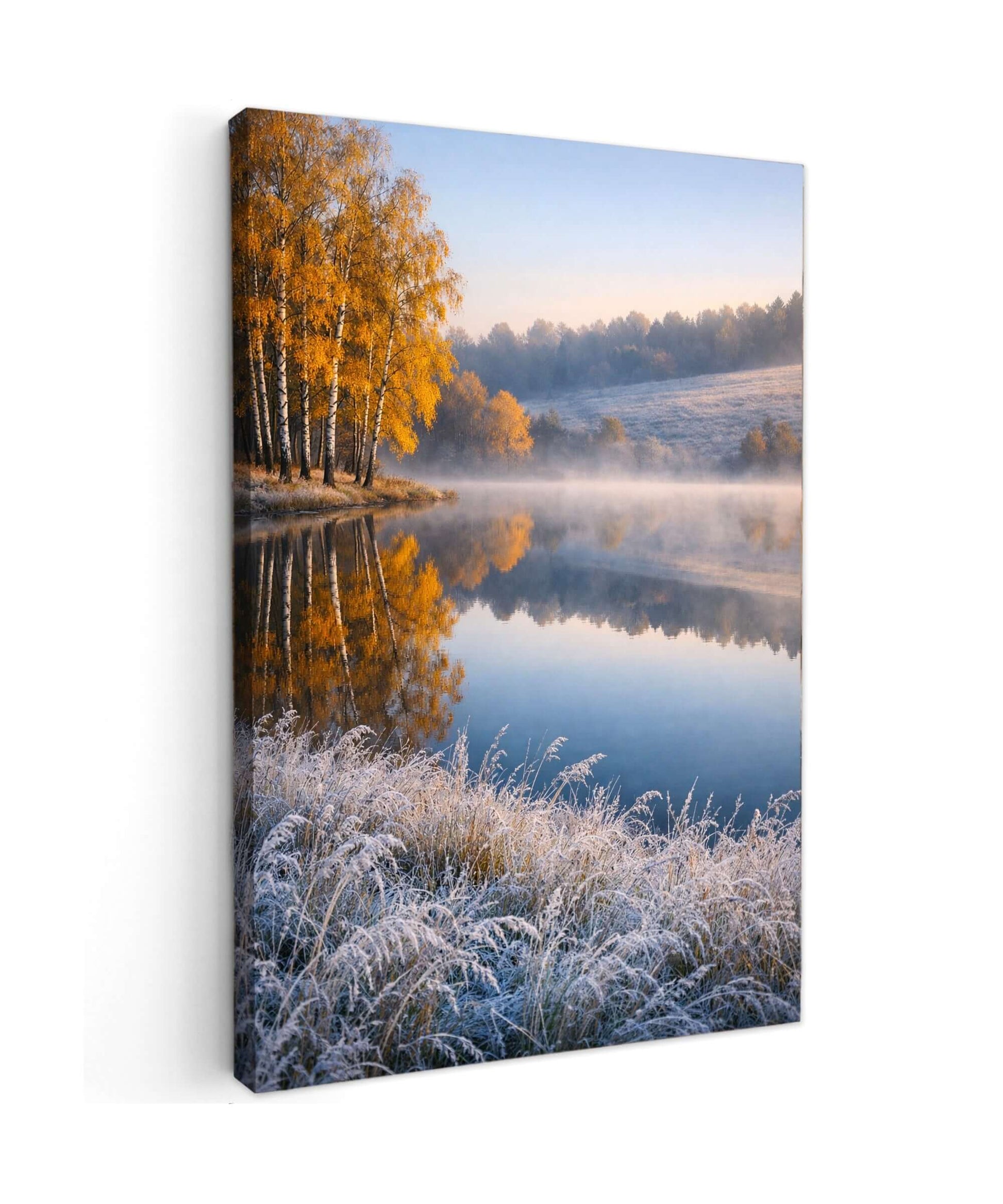 Canvas Schilderij Mistig Landschap – Berkenbos aan het Meer