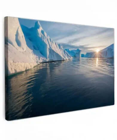 Frozen Twilight Canvas Schilderij – Betoverende Wanddecoratie met IJsachtige Sfeer